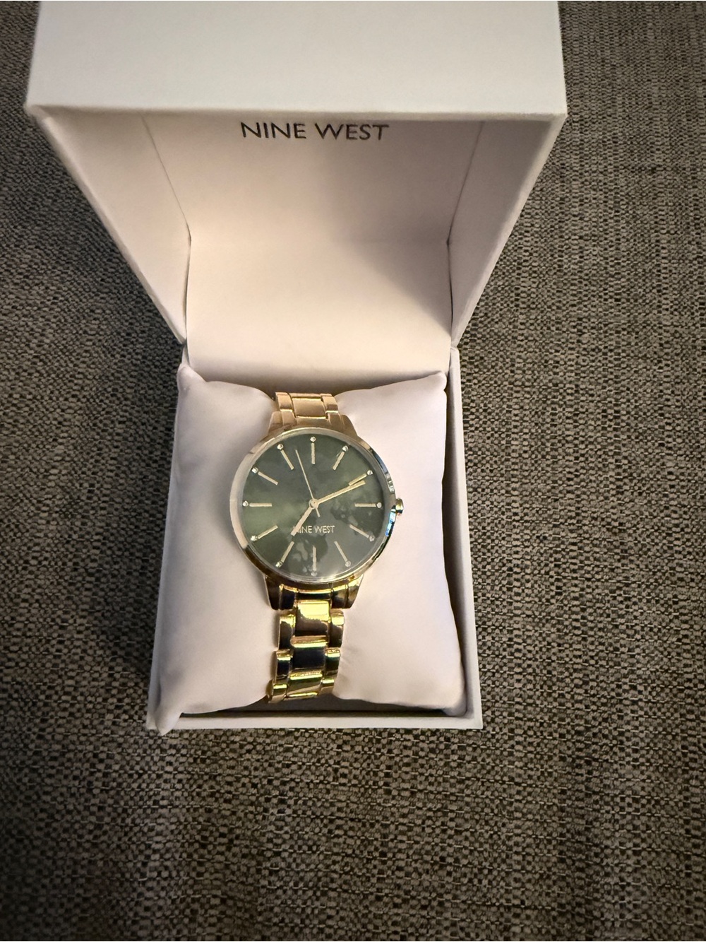Nine West Women’s Gold Wristwatch NW-2098GNGB – New in Box